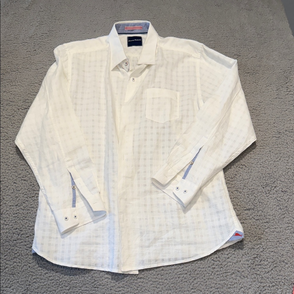 Tommy Bahama men's button-front shirt is a white, long-sleeve, linen-blend SZ L